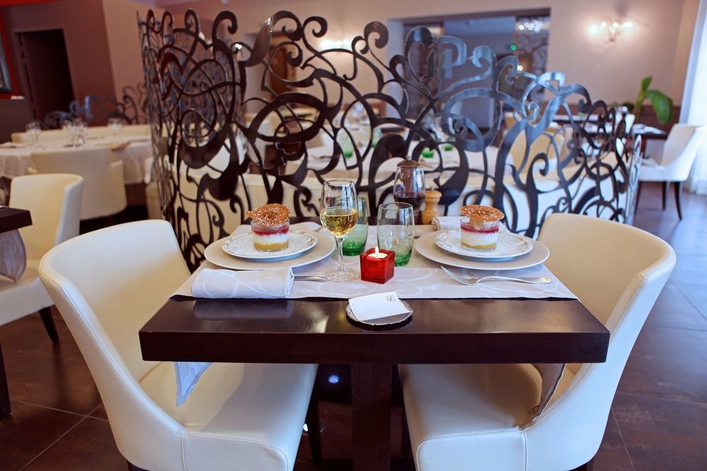 Logis Hotel Restaurant De La Paix ลูเดฟ ภายนอก รูปภาพ
