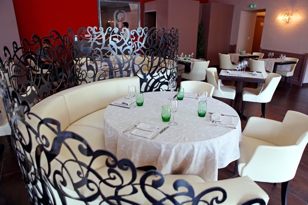 Logis Hotel Restaurant De La Paix ลูเดฟ ภายนอก รูปภาพ