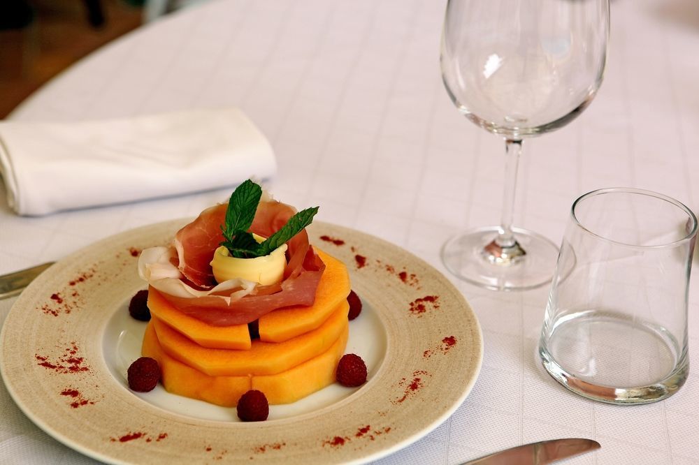 Logis Hotel Restaurant De La Paix ลูเดฟ ภายนอก รูปภาพ