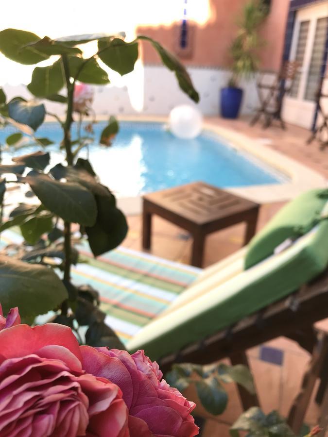Logis Hotel Restaurant De La Paix ลูเดฟ ภายนอก รูปภาพ